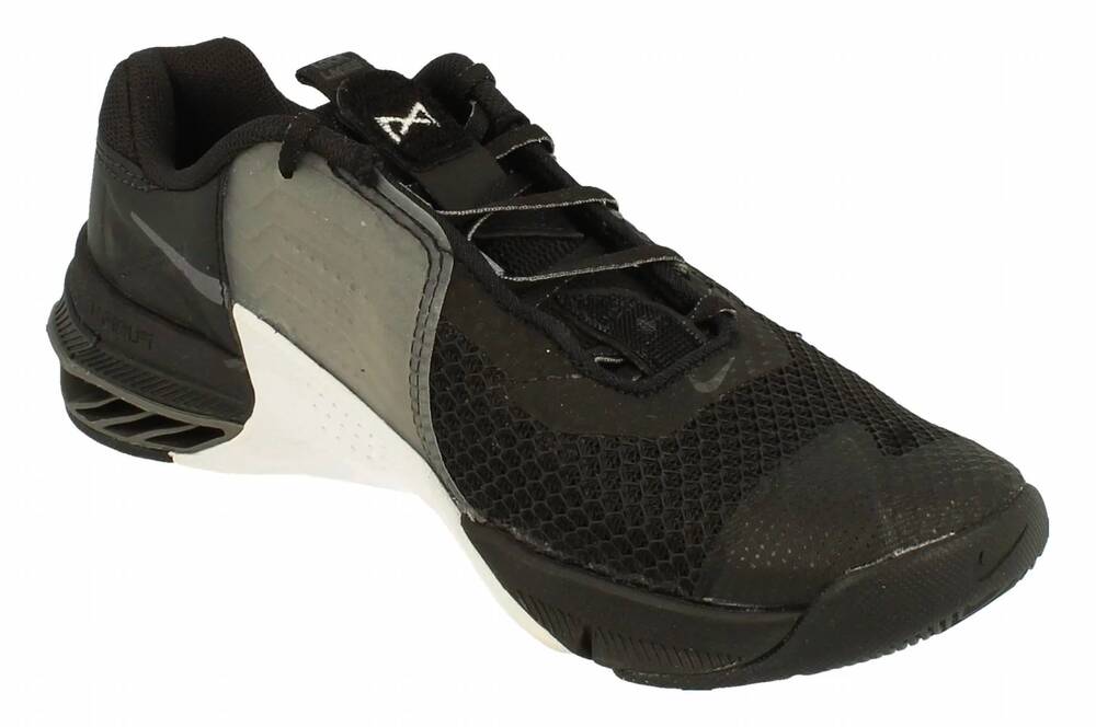 NEW NIKE women's metcon 7 sneaker in black white